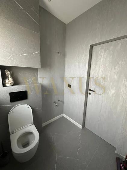 Duplex cu 5 camere cu Canalizare în Iris