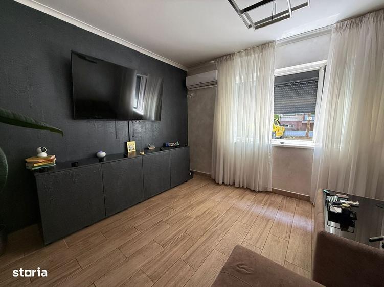 Apartament cu 3 camere semidecomandat în Tineretului