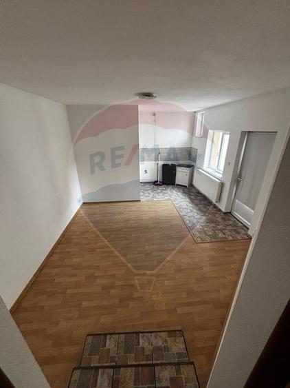 Casă individuală cu 5 camere cu Teren 1200 Mp în Ampoi 3