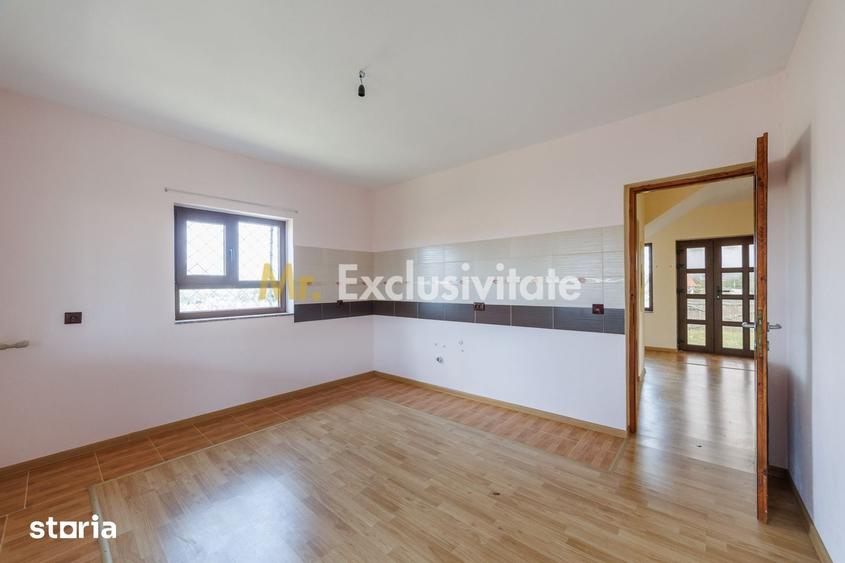 Casă cu 4 camere cu Teren 705 Mp în Central