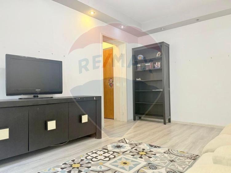 Apartament cu 2 camere semidecomandat, mobilat în Drumul Taberei