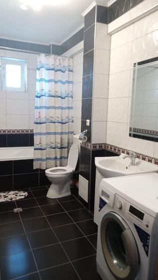 Apartament cu 3 camere semidecomandat în Lotrioara