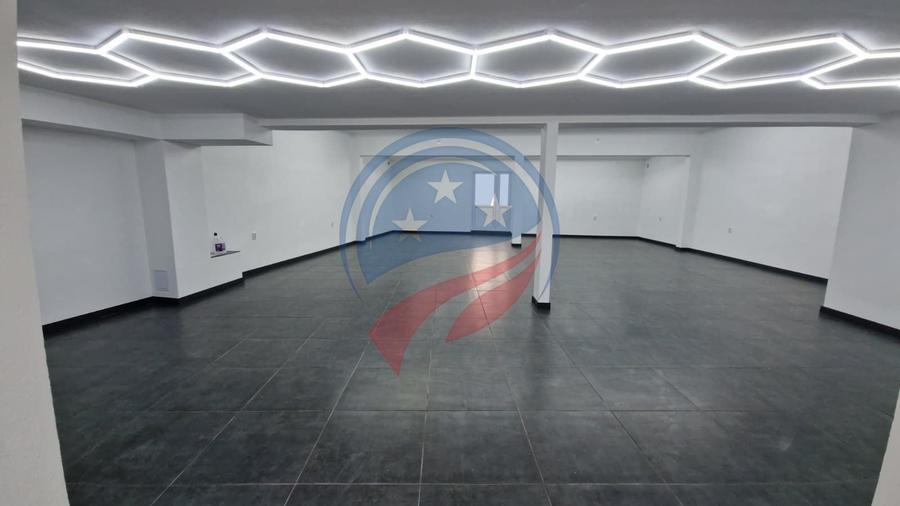 Spațiu comercial, de 140 mp, în Central