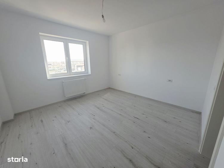 Apartament cu 3 camere în Tractorul