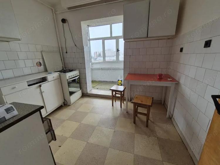 Apartament cu 3 camere decomandat, mobilat în Exercițiu