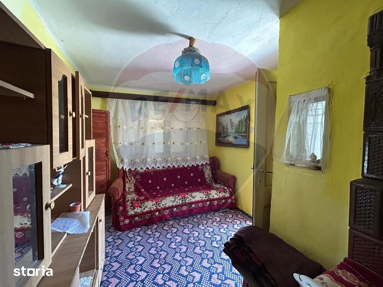 Casă cu 4 camere cu Teren 700 Mp în Chiojdu