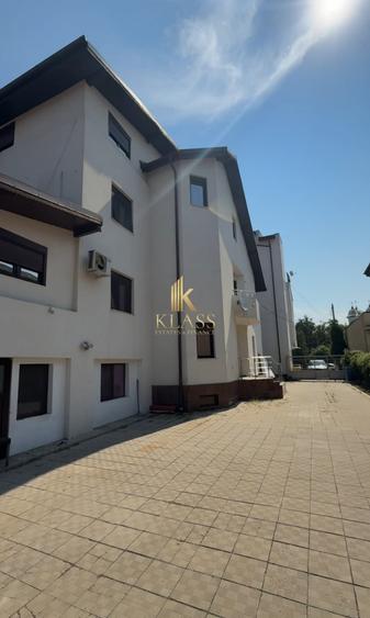 Casă individuală cu 10 camere cu Canalizare în Voluntari
