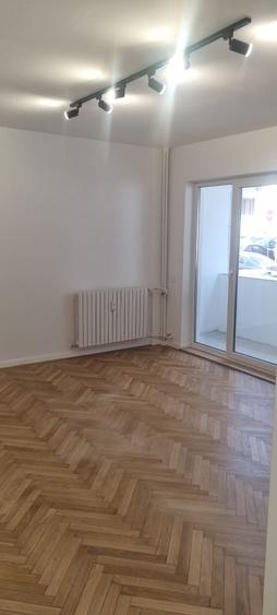 Apartament cu 3 camere decomandat în Năvodari Tabără