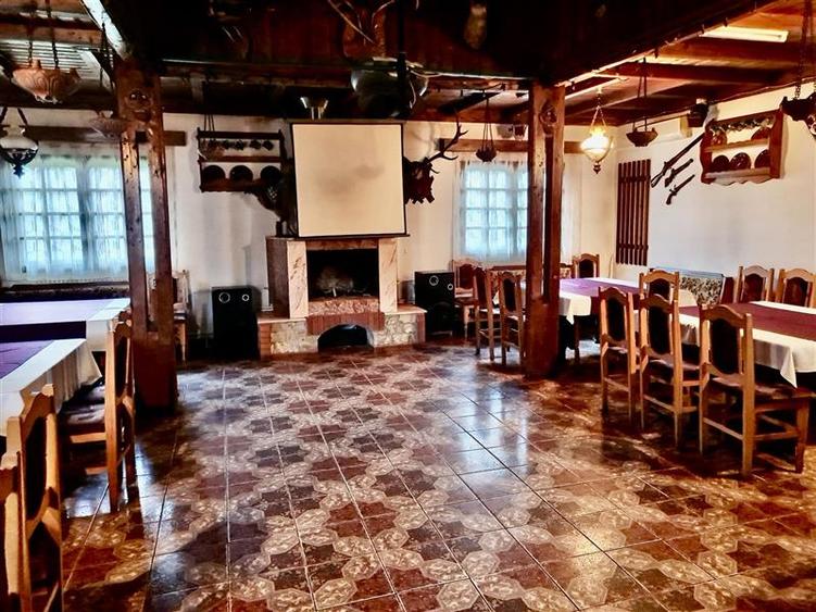Casă cu 4 camere cu Teren 4500 Mp în Schitu Duca