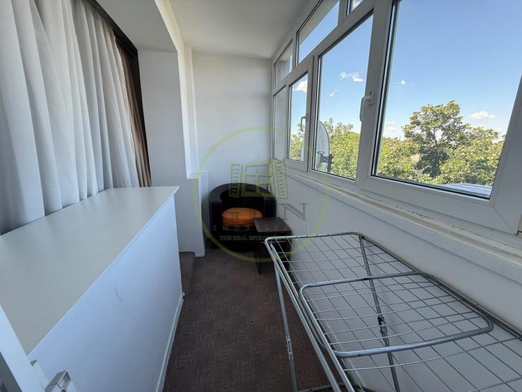 Apartament cu 3 camere decomandat, mobilat în Calea București