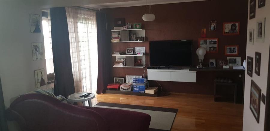 Casă cu 5 camere cu Teren 1100 Mp în Vladimirescu