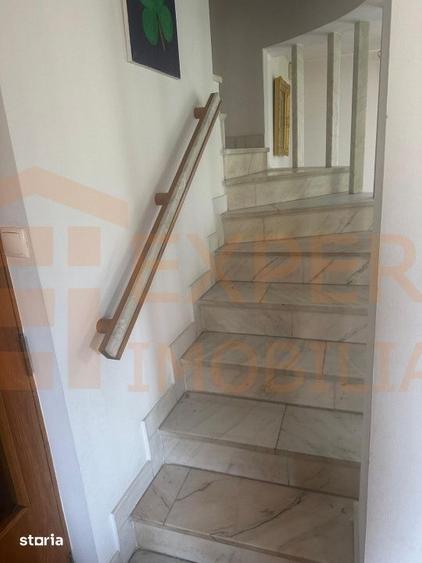 Casă cu 10 camere cu Teren 1000 Mp în Km 4