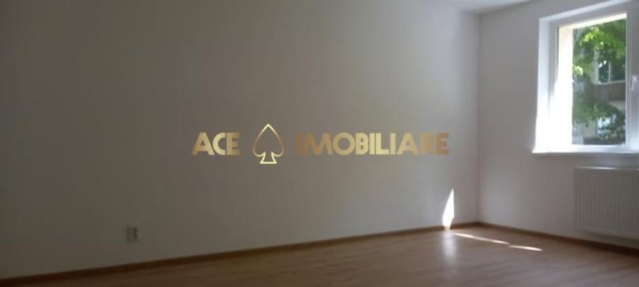 Apartament cu 2 camere decomandat în Apărătorii Patriei