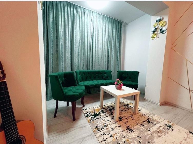 Apartament cu 3 camere semidecomandat în Central