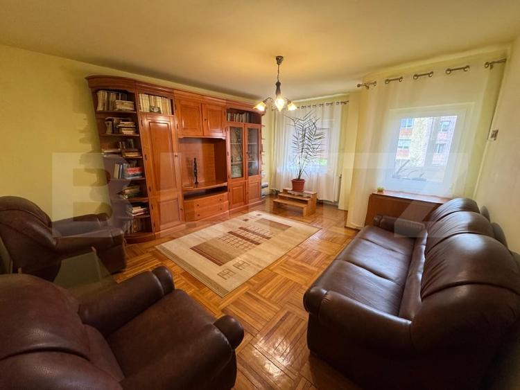 Apartament cu 3 camere decomandat, mobilat în George Enescu — fotografia 1