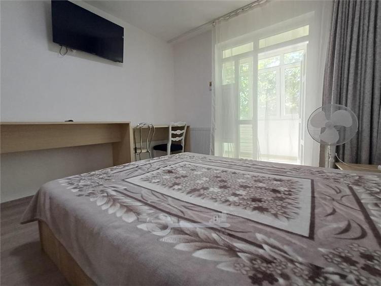 Apartament cu 3 camere decomandat, mobilat în Bucșinescu