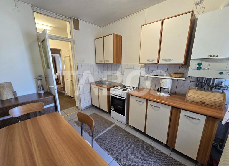 Apartament cu 3 camere decomandat, mobilat în Terezian