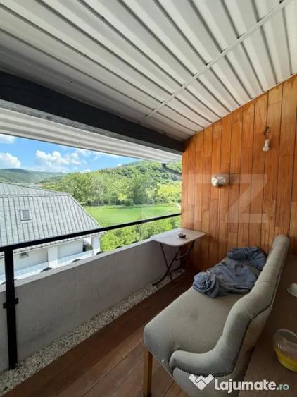 Apartament cu 3 camere semidecomandat în Făget