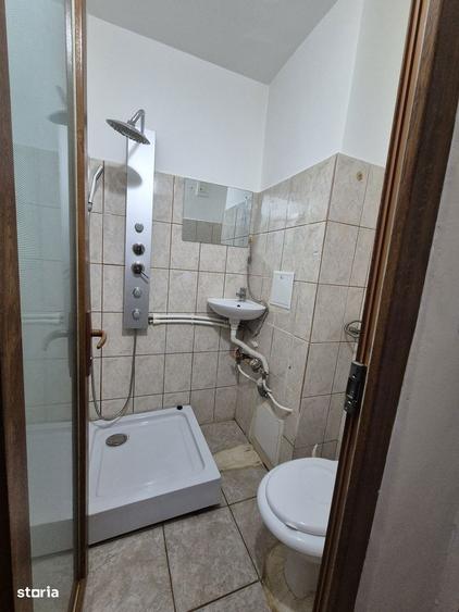 Garsonieră în Vest