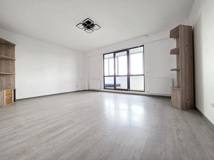 Apartament cu 3 camere decomandat în Theodor Pallady