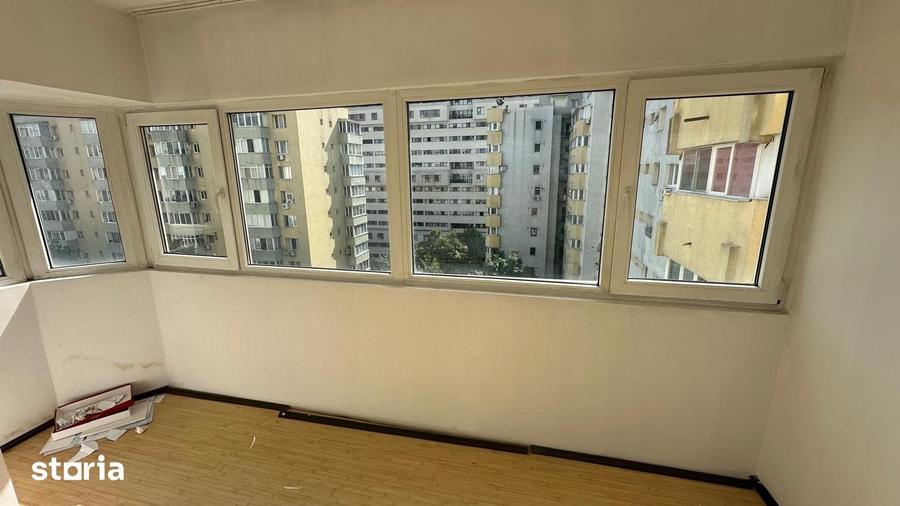 Apartament cu 4 camere semidecomandat în Colentina