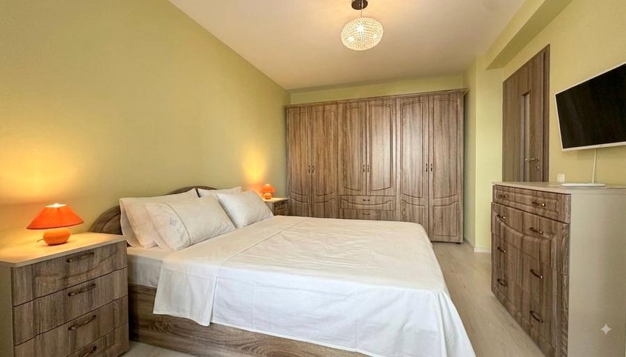 Apartament cu 2 camere decomandat în Tractorul