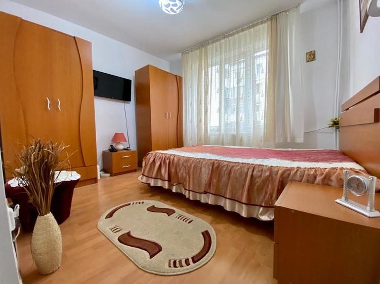 Apartament cu 3 camere decomandat în Ceardac