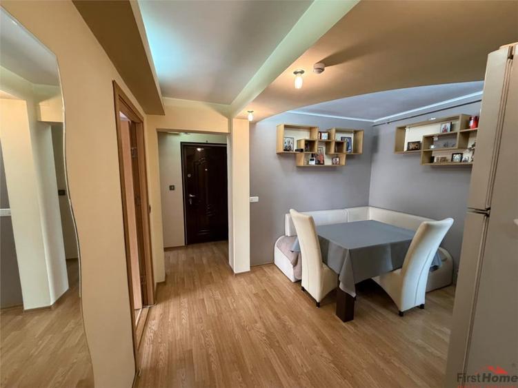 Apartament cu 3 camere decomandat în Ultracentral