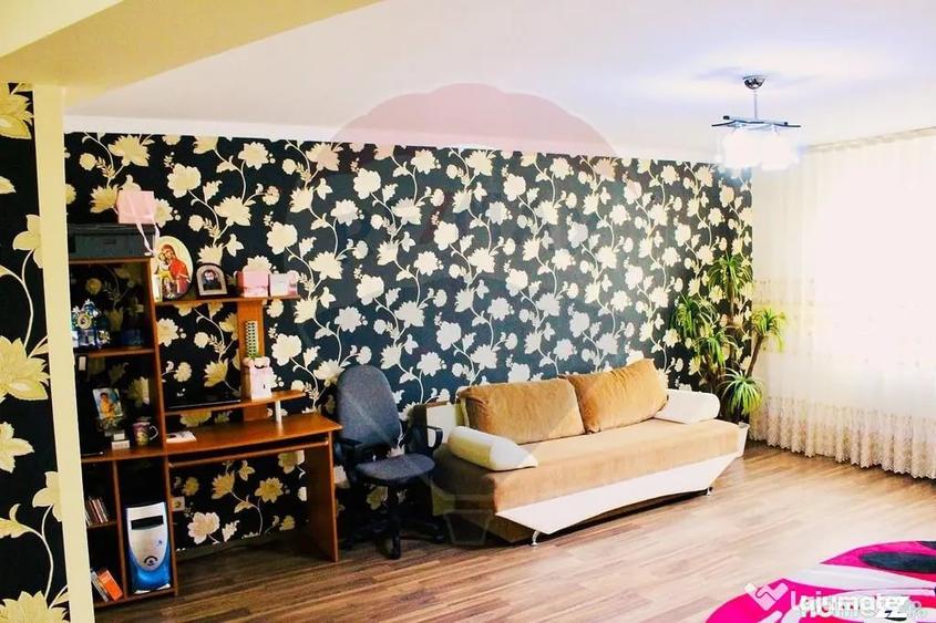Casă cu 6 camere cu Teren 719 Mp în Oncea