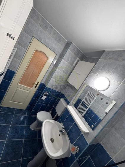 Apartament cu 3 camere decomandat, mobilat în Vasile Aaron