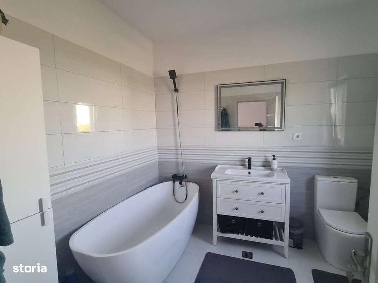 Casă cu 4 camere în Cârcea