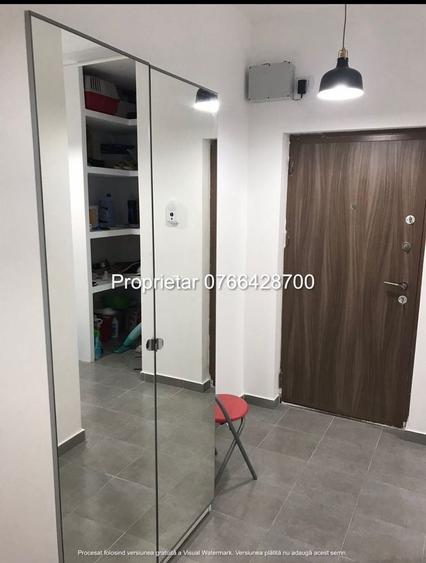Apartament cu 3 camere semidecomandat în Titan