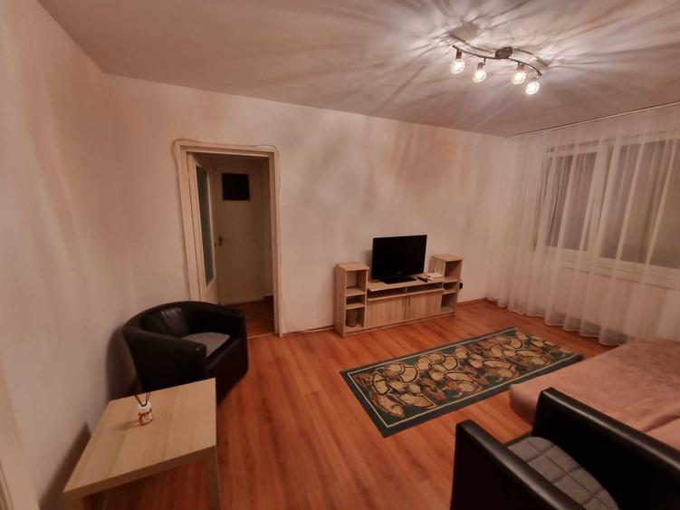 Apartament cu 2 camere semidecomandat în Hipodrom