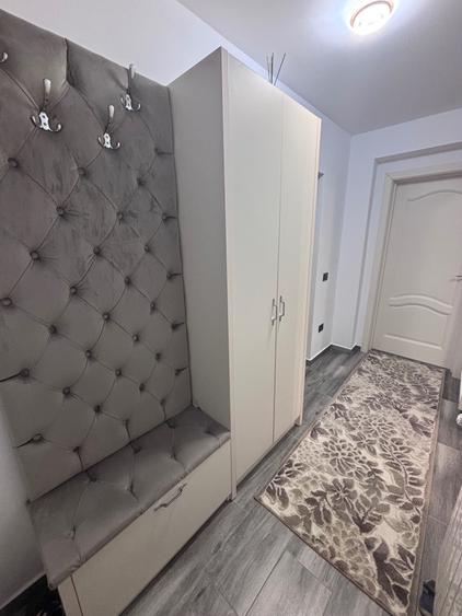 Apartament cu 3 camere decomandat în Săvinești