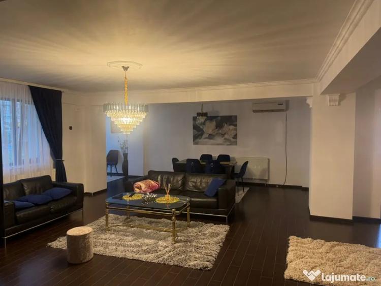 Apartament cu 3 camere decomandat în 1 Mai