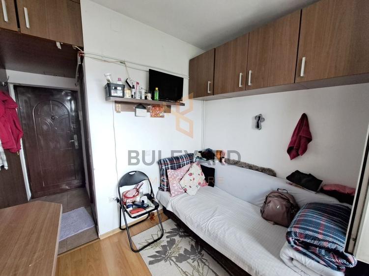 Garsonieră semidecomandată, mobilată în Gruia