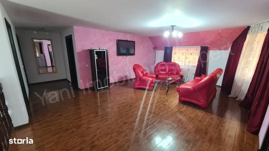 Casă cu 4 camere în Mănicești