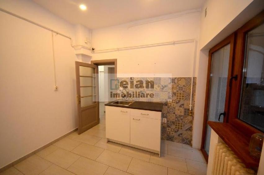 Apartament cu 2 camere semidecomandat în Rosetti