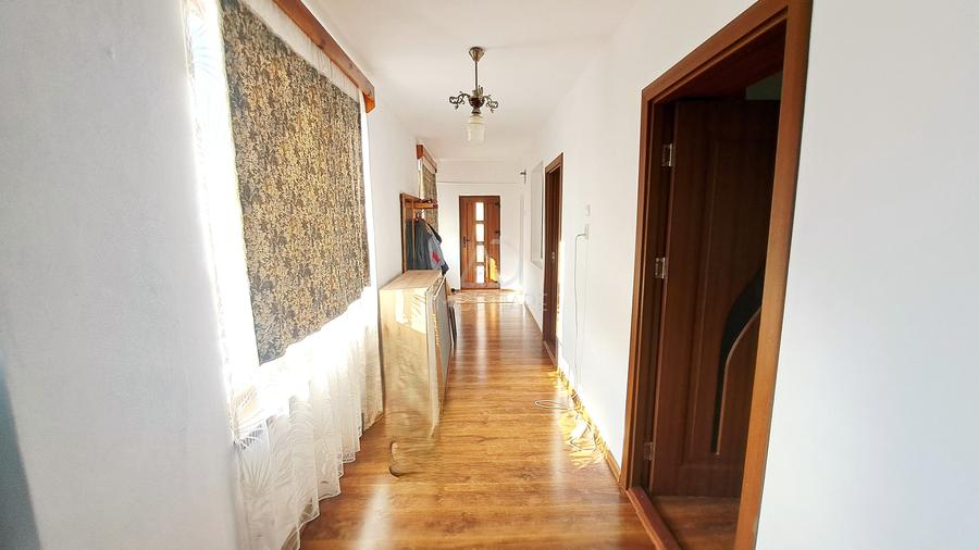 Casă individuală cu 3 camere cu Canalizare în Central