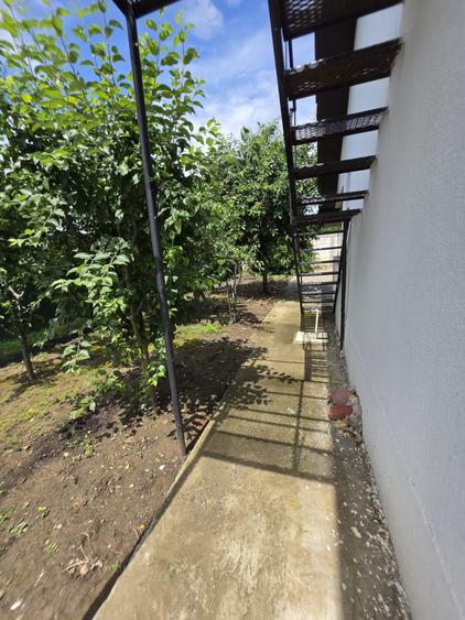 Casă renovată cu 6 camere, teren 557 mp – Berceni, Prahova - 12