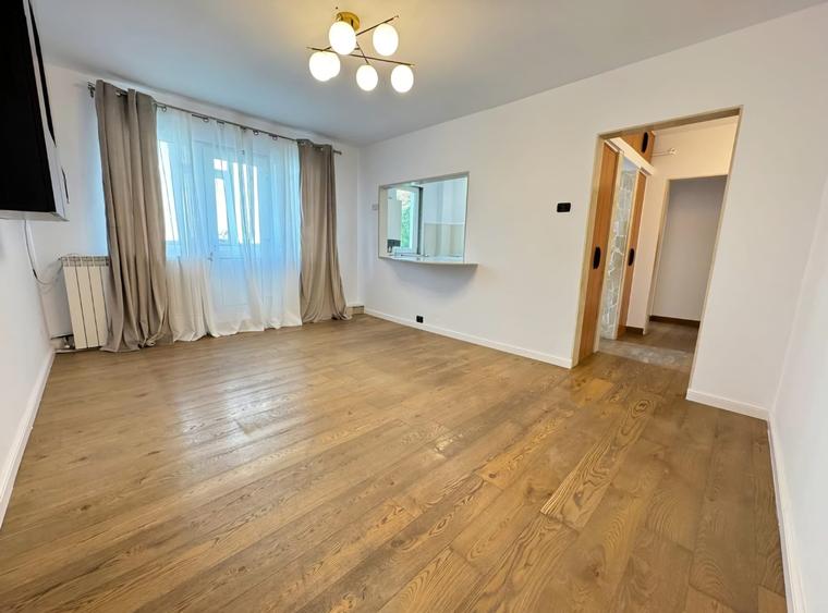Apartament cu 4 camere în Mircea cel Bătrân