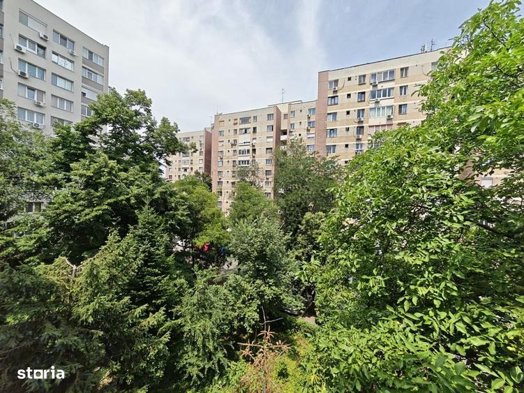 Apartament cu 3 camere semidecomandat în Drumul Taberei