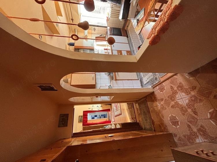 Apartament cu 2 camere nedecomandat, mobilat în Simeria