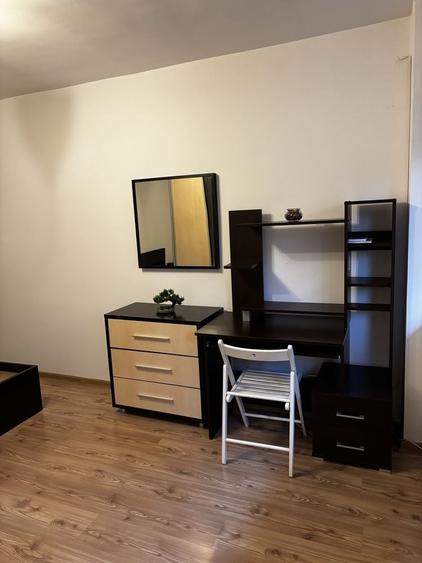 Apartament cu 2 camere semidecomandat în Apărătorii Patriei