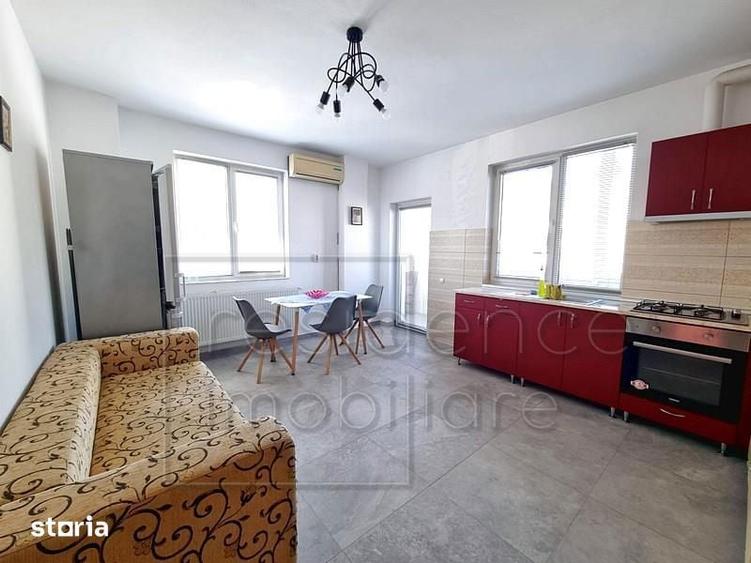 Apartament cu 3 camere semidecomandat în Dâmbul Rotund