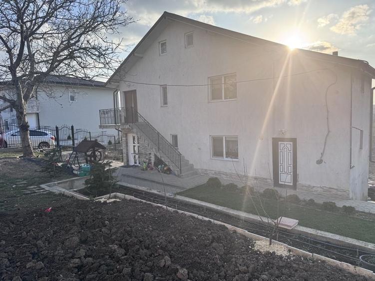 Casă cu 4 camere în Hlincea