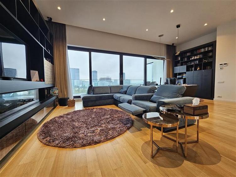 Apartament cu 6 camere decomandat, mobilat în Herăstrău