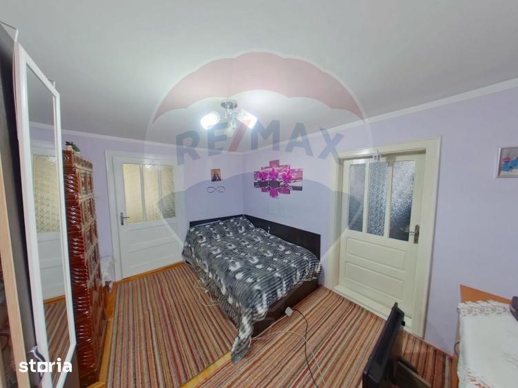 Casa cu 6 camere, DE VANZARE, str. Eroilor - 14