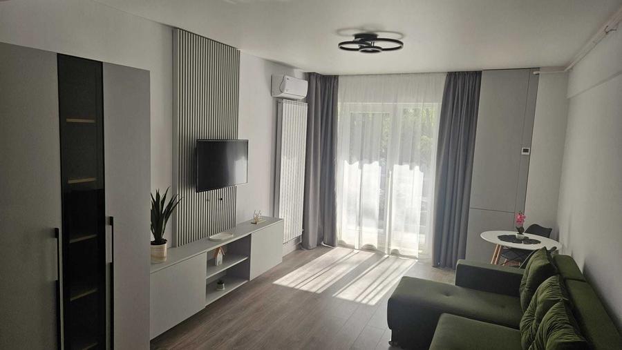 Apartament cu 2 camere decomandat în Central