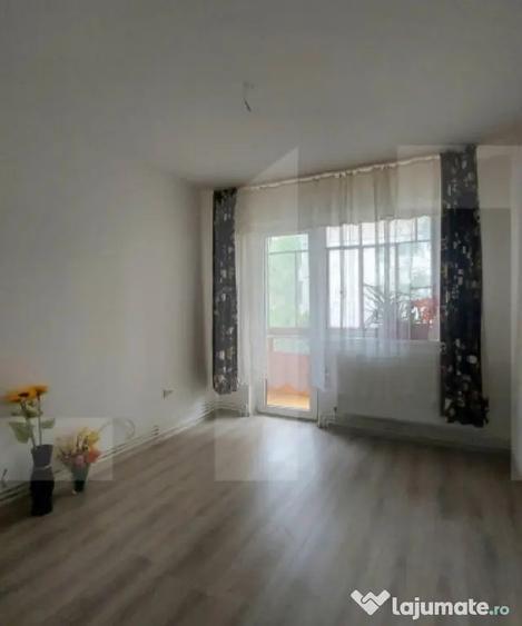 Apartament cu 3 camere decomandat în Simeria